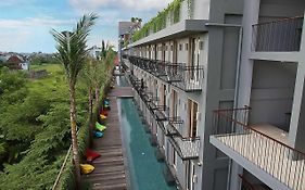 Frii Bali Echo Beach